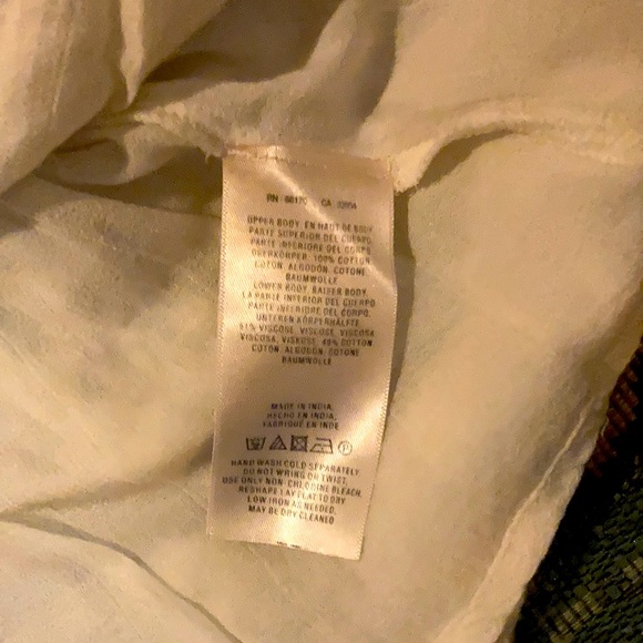 Sleeveless white tunic - Picture 6 of 7